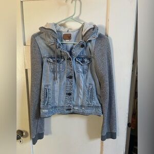 American Eagle denim jacket size M